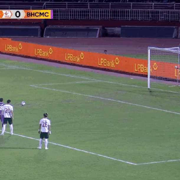 tien-linh-tit-ngoi-truoc-doi-bong-cu,-clb-ca-tp.hcm-thua-tran-thu-2-lien-tiep