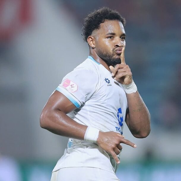 xuan-son-ghi-ban-giup-clb-nam-dinh-ngat-chuoi-10-tran-khong-thang