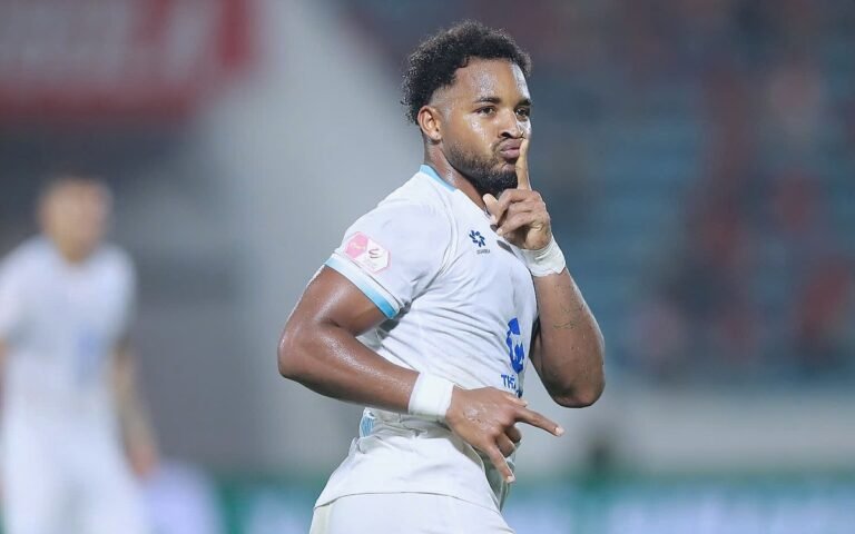 xuan-son-ghi-ban-giup-clb-nam-dinh-ngat-chuoi-10-tran-khong-thang