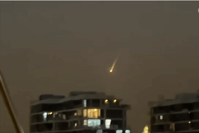 iran-tan-cong-14-can-cu-my,-no-rung-chuyen-o-nhieu-nuoc-trung-dong