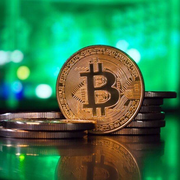 bitcoin-sth-holds-steady:-no-panic-amid-middle-east-conflict-–-details