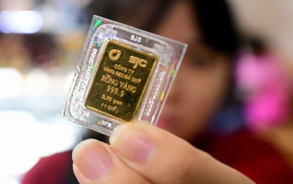 gia-vang-mieng-sjc-cham-moc-187-trieu-dong/luong-truoc-tin-my-tan-cong-iran