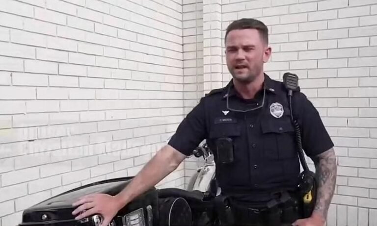 canh-sat-bi-bat-vi-nhan-tien-tang-ca-nhung-di-hen-ho-voi-sep-nu