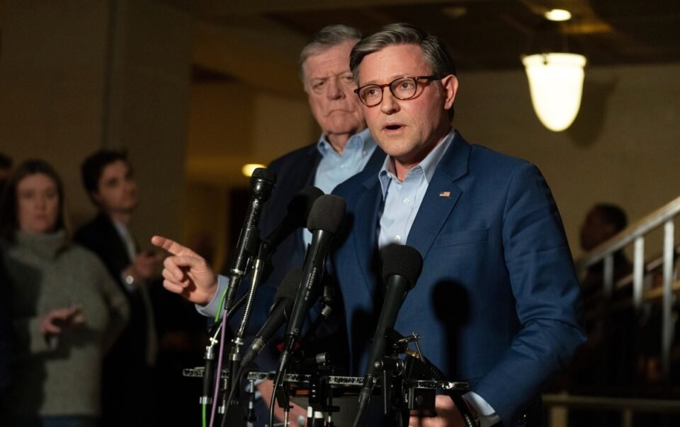 chu-tich-ha-vien-my:-ong-trump-‘cuc-chang-da’-danh-iran-vi-israel