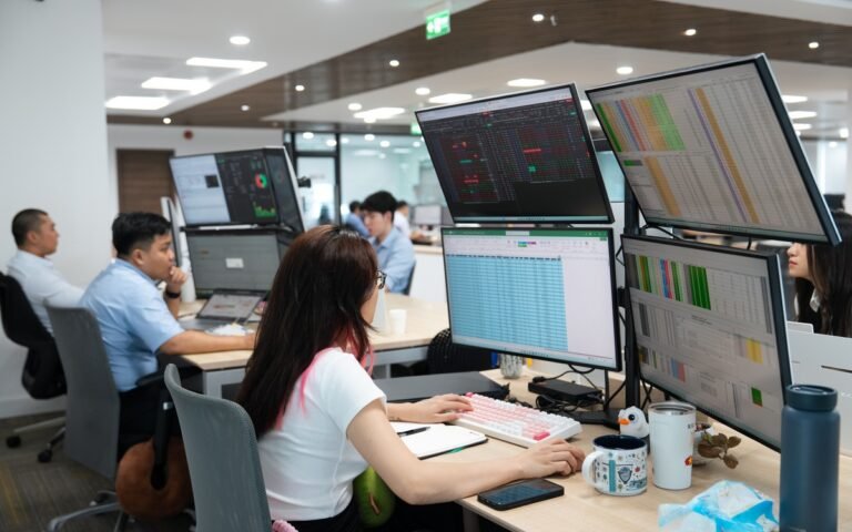 chung-khoan-4-3:-se-xuat-hien-nhip-hoi-ky-thuat-sau-2-phien-giam-manh?