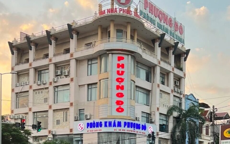 vi-pham-trong-su-dung-ngon-ngu,-bac-si-trung-quoc-bi-tuoc-chung-chi-hanh-nghe