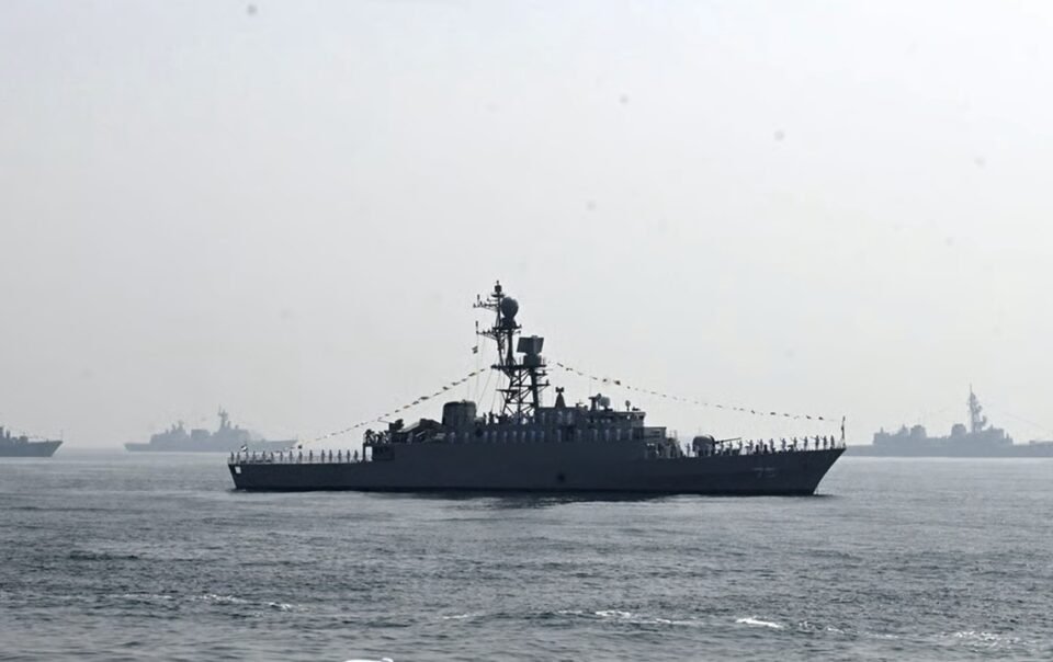 ly-do-ho-ve-ham-iran-bat-luc-truoc-tau-ngam-my