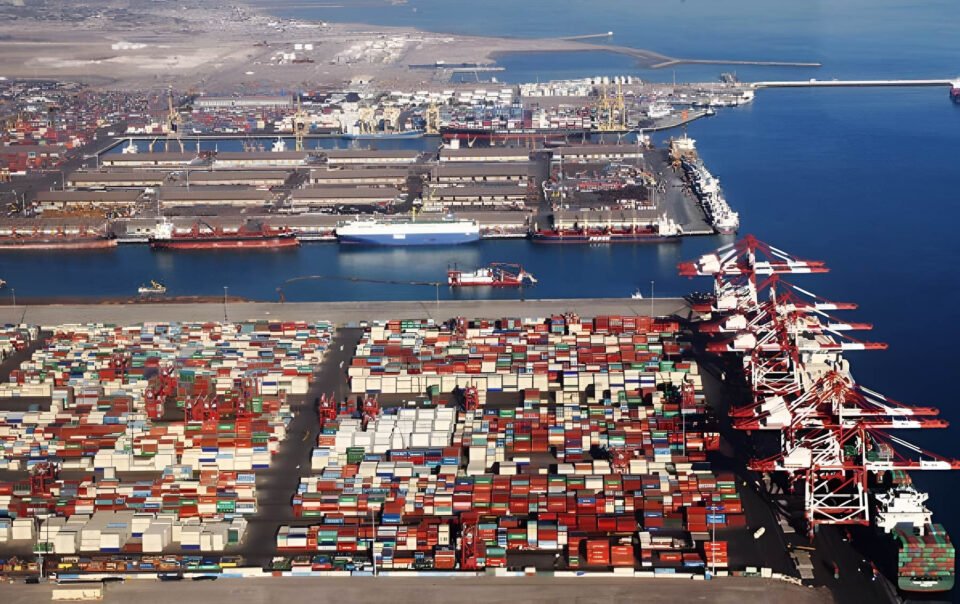 dieu-it-biet-ve-nen-kinh-te-iran,-sau-dau-mo-la-mot-'co-may'-khac