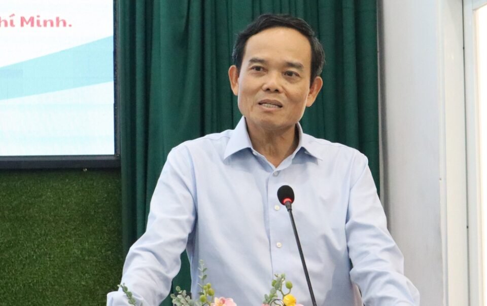 nguoi-dan-kho-tim-cho-do-xe-trung-tam-tp.hcm,-bi-thu-tran-luu-quang-noi-gi?