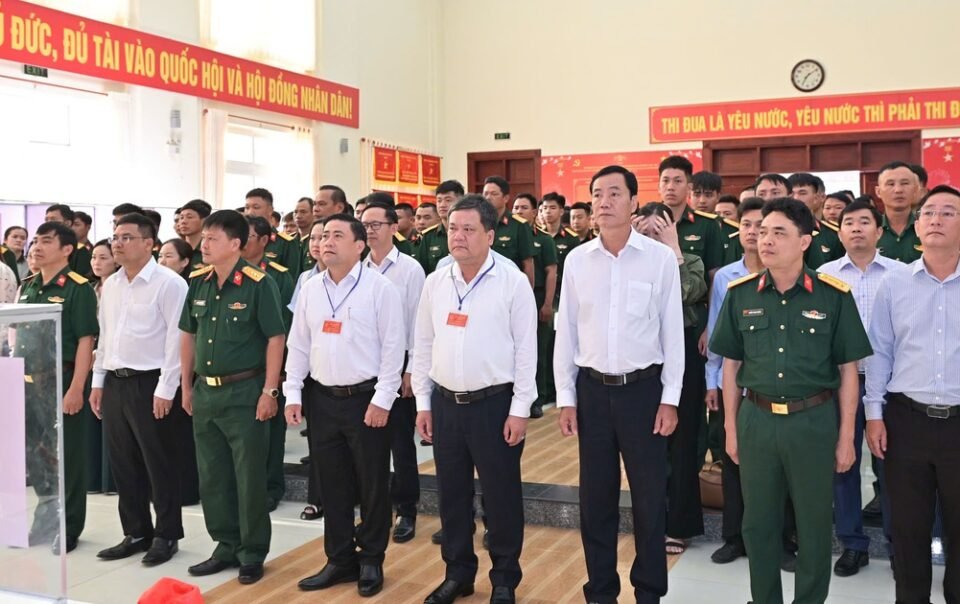 bau-cu-quoc-hoi:-la-phieu-dau-tien-tai-khanh-hoa