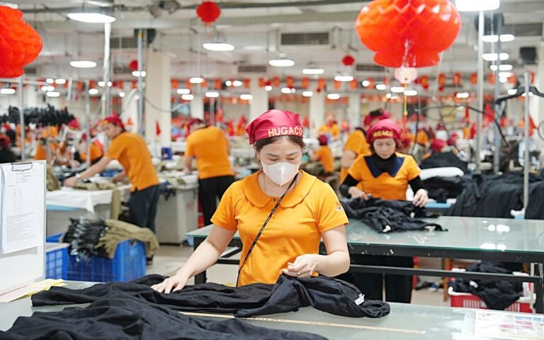 xuat-khau-xoay-xo-voi-gia-dau-tang