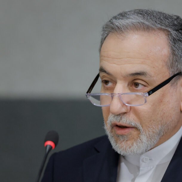 iran-tuyen-bo-san-sang-don-danh-neu-bo-binh-my-tien-vao