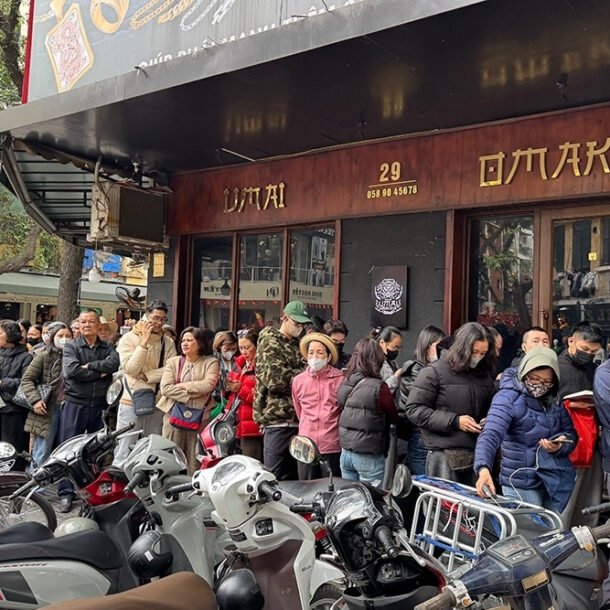 cho-den-luot-mua-vang-khi-gia-giam,-nguoi-dan-nhan-giay-hen-mang-ve