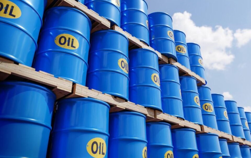 doc-nhanh-9-3:-gia-dau-tang-soc,-dong-usd-manh-len,-gia-vang-lao-dao