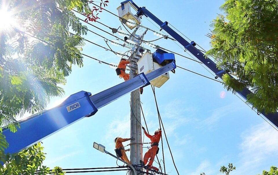 cong-ty-dien-luc-da-nang-san-sang-cap-dien-phuc-vu-bau-cu