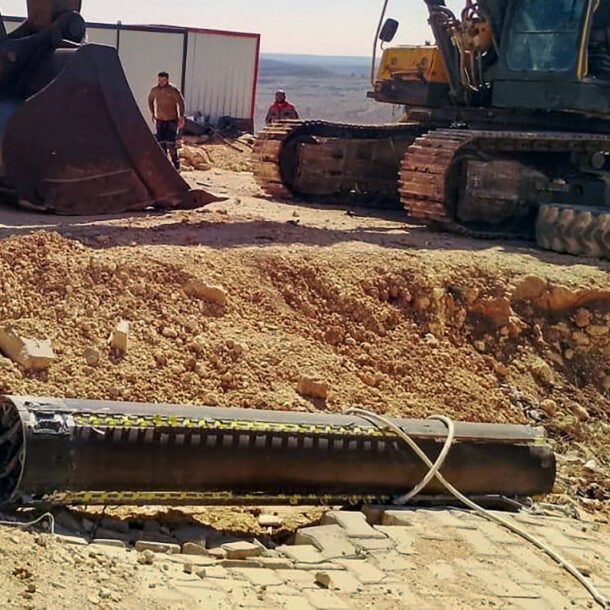 tho-nhi-ky-cao-buoc-ten-lua-iran-xam-nhap-khong-phan