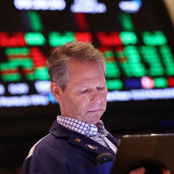 doc-nhanh-10-3:-dau-bat-ngo-rot-gia-con-duoi-90-usd/thung,-chung-khoan-my-vot-len