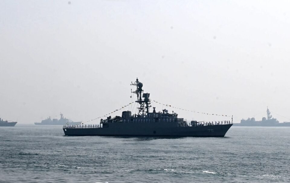 nhung-ngay-cuoi-cua-chien-ham-iran-truoc-khi-bi-tau-ngam-my-danh-chim