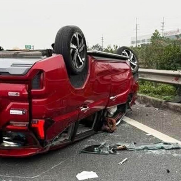 o-to-con-lat-ngua-tren-cao-toc