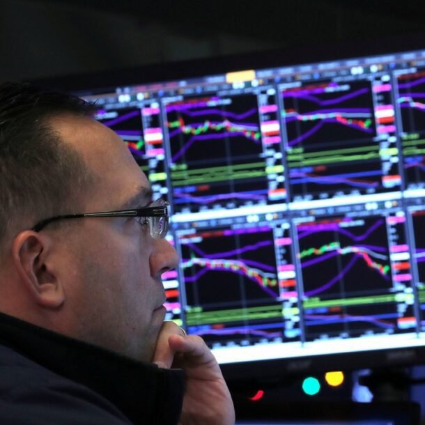 doc-nhanh-11-3:-gia-dau-sut-ve-83-usd,-chung-khoan-chau-a-tang,-kha-nang-vn-index-dien-bien-ra-sao?