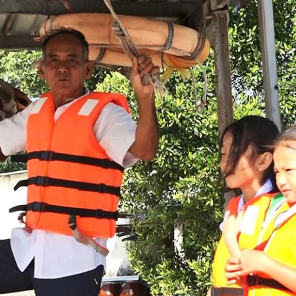 nguoi-dua-do-mien-phi-suot-40-nam