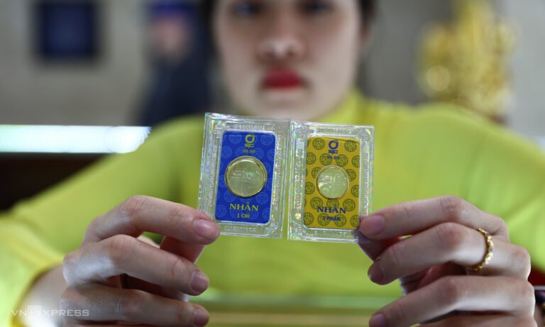 gia-vang-chung-lai-khi-nha-dau-tu-chuyen-sang-giu-usd