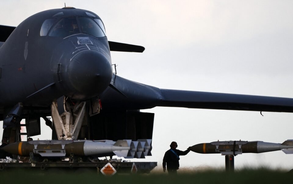 tin-tuc-the-gioi-ngay-12-3:-iran-bi-len-an-tai-hoi-dong-bao-an,-my-xa-kho-dau-du-tru