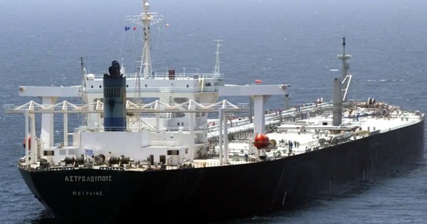 my-tam-thoi-cho-ph&eacute;p-mua-dau-nga-tr&ecirc;n-bien