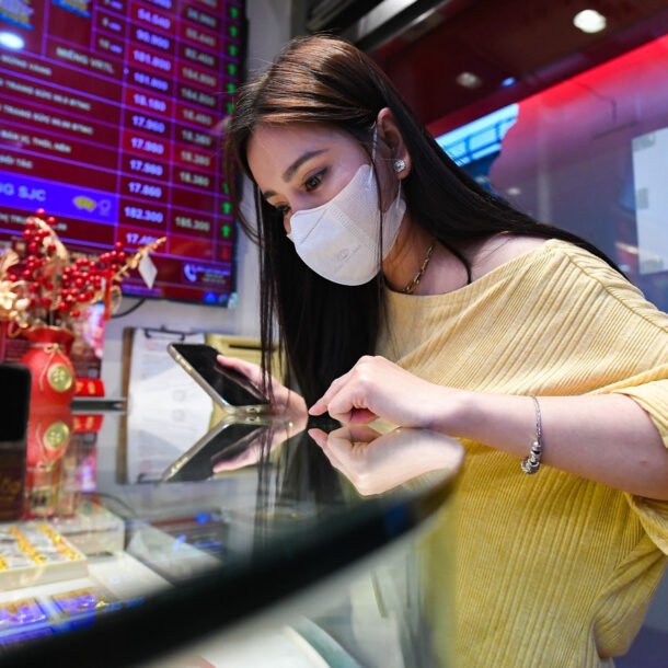 gia-vang-hom-nay-13/3/2026:-vang-mieng-sjc-lao-doc,-giam-toi-1,5-trieu-dong/luong