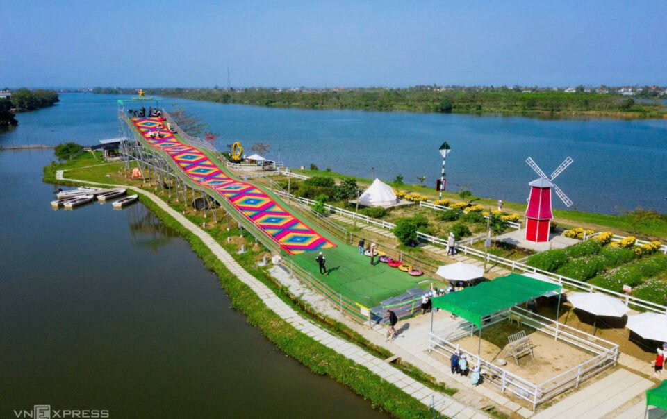 chang-trai-hue-bien-vung-sinh-lay-thanh-diem-du-lich