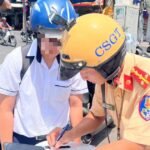 nhieu-phu-huynh-bi-csgt-xu-phat-vi-giao-xe-cho-con-chua-du-tuoi