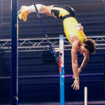 duplantis-lan-thu-15-pha-ky-luc-the-gioi-nhay-sao