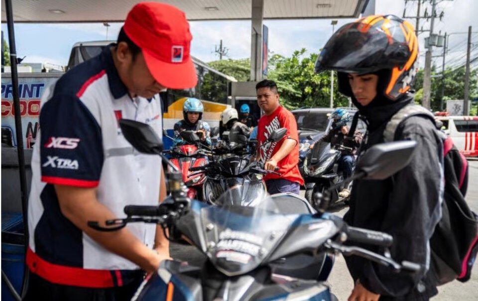 cach-chau-a-doi-pho-voi-khung-hoang-nang-luong-do-xung-dot-o-iran-gay-ra