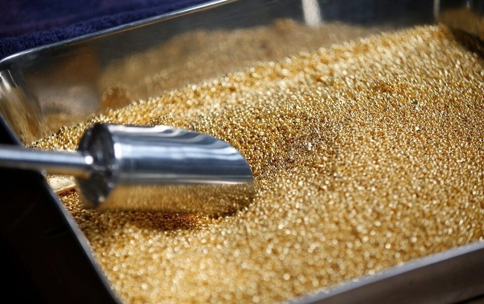 gia-vang-the-gioi-giam-ve-duoi-5.000-usd,-dau-tho-tiep-tuc-tang