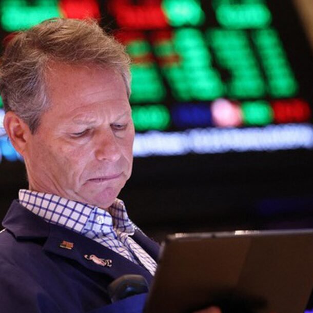 doc-nhanh-16-3:-bat-ngo-voi-gia-dau;-chung-khoan-ra-sao-voi-dien-bien-moi-o-trung-dong