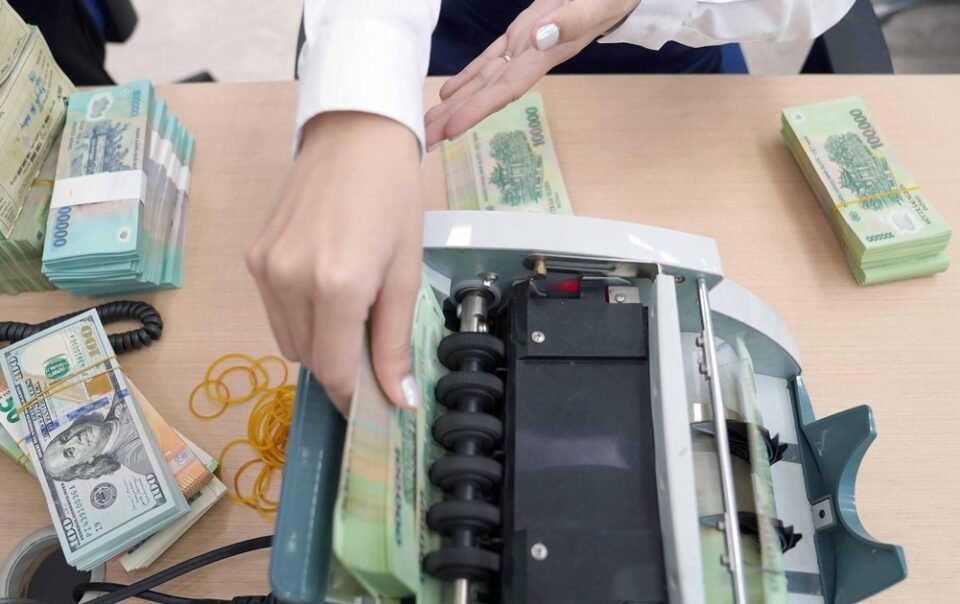 gia-usd-hom-nay-163.2026:-ngan-hang-ban-ra-kich-tran