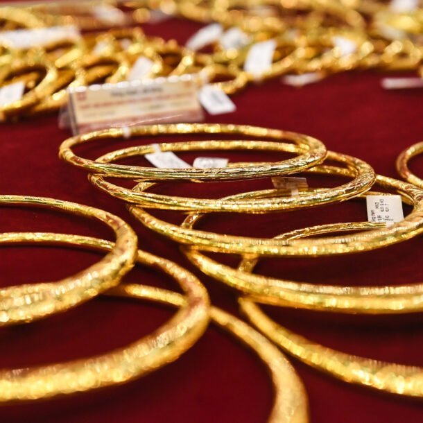 gia-vang-lao-doc-ve-sat-5.000-usd/ounce,-du-bao-'nong'-cho-chu-ky-toi