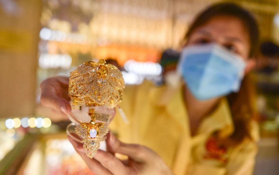 gia-vang-da-giam-manh-so-voi-dinh,-gioi-chuyen-gia-nhan-dinh-gi?