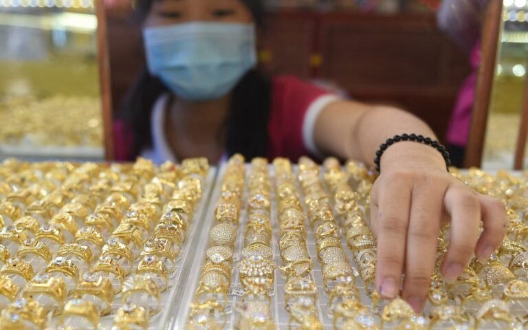 chenh-lech-gia-vang-trong-nuoc-va-the-gioi-len-den-23,8-trieu-dong