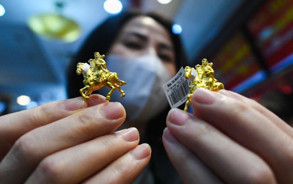 gia-vang-hom-nay-14/3/2026-giam-toi-2,4-trieu-dong/luong-so-voi-tuan-truoc