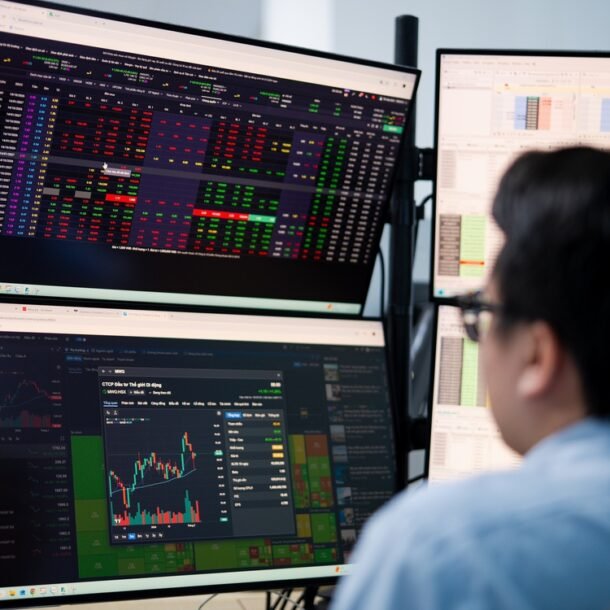 chung-khoan-18-3:-du-bao-kha-nang-dieu-chinh-sau-la-thap-khi-luc-ban-ha-nhiet