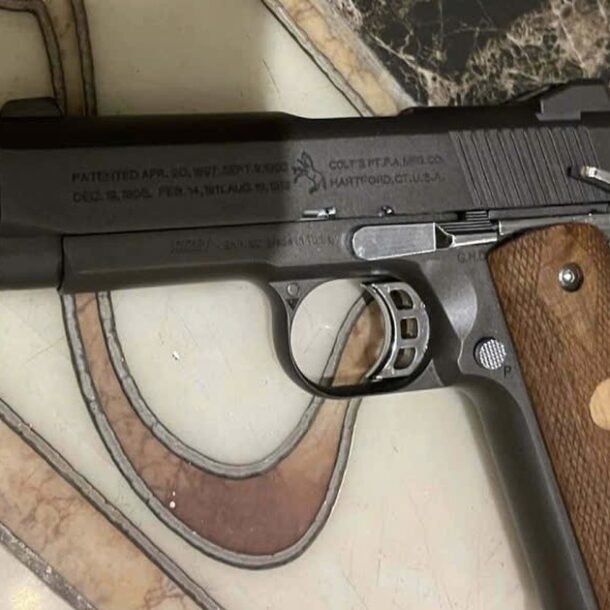 cong-an-vinh-long-dieu-tra-vu-xo-xat-co-tieng-sung-no-tai-khach-san