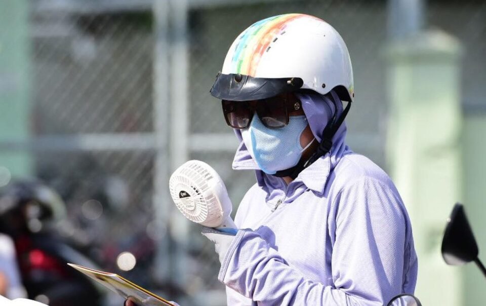 nam-bo,-tp.hcm-nang-nong-dien-rong,-nhung-dem-den-sang-som-gio-thoang-man-mat