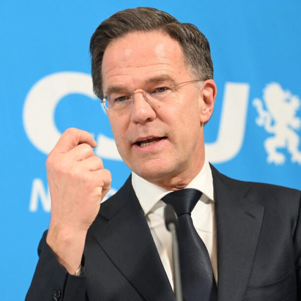 nato-ban-cach-mo-lai-eo-bien-hormuz