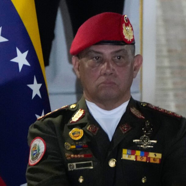 venezuela-thay-bo-truong-quoc-phong