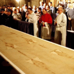 b&iacute;-mat-cua-vai-liem-turin-d&atilde;-duoc-giai-m&atilde;-tu-600-nam-truoc?