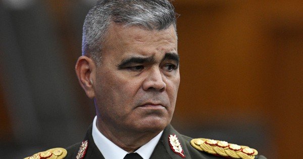 bo-truong-quoc-ph&ograve;ng-venezuela-th&acirc;n-&ocirc;ng-maduro-bi-c&aacute;ch-chuc