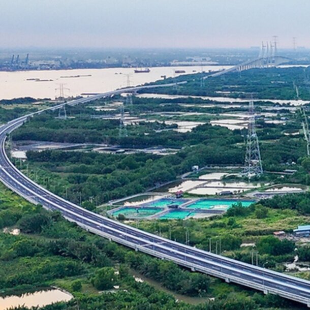 lien-danh-vfi-group-–-phuong-thanh-–-bo-bien-vang-de-xuat-lam-duong-ven-bien-tp.hcm