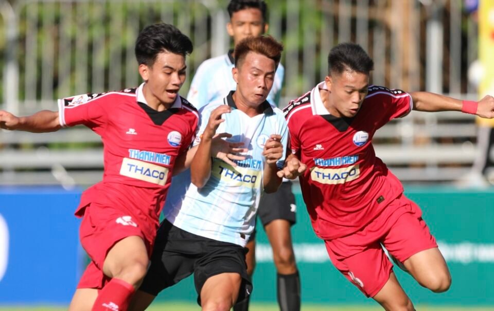 chuyen-tau-muon-dang-nho-cua-cuong-‘van-dijk’-cung-truong-dh-thuy-loi