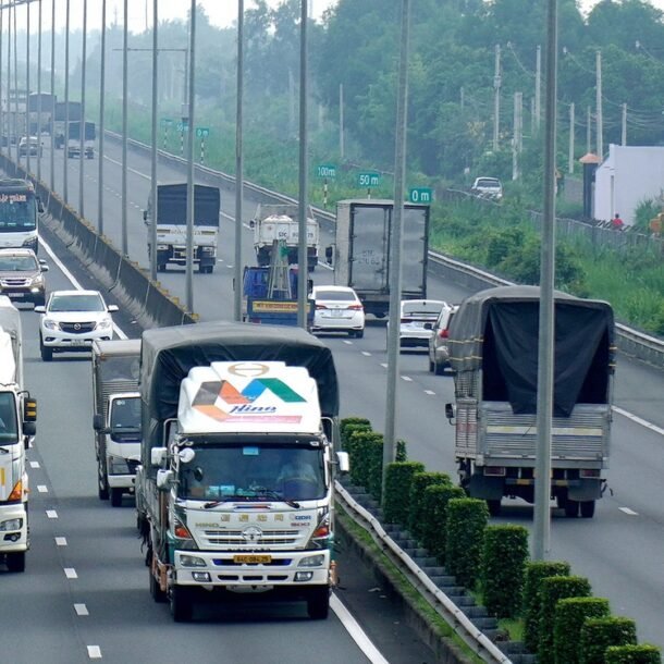 10-o-to-cua-cuc-canh-sat-giao-thong-se-ghi-hinh-vi-pham-tren-cao-toc-tp.hcm-–-trung-luong-–-can-tho